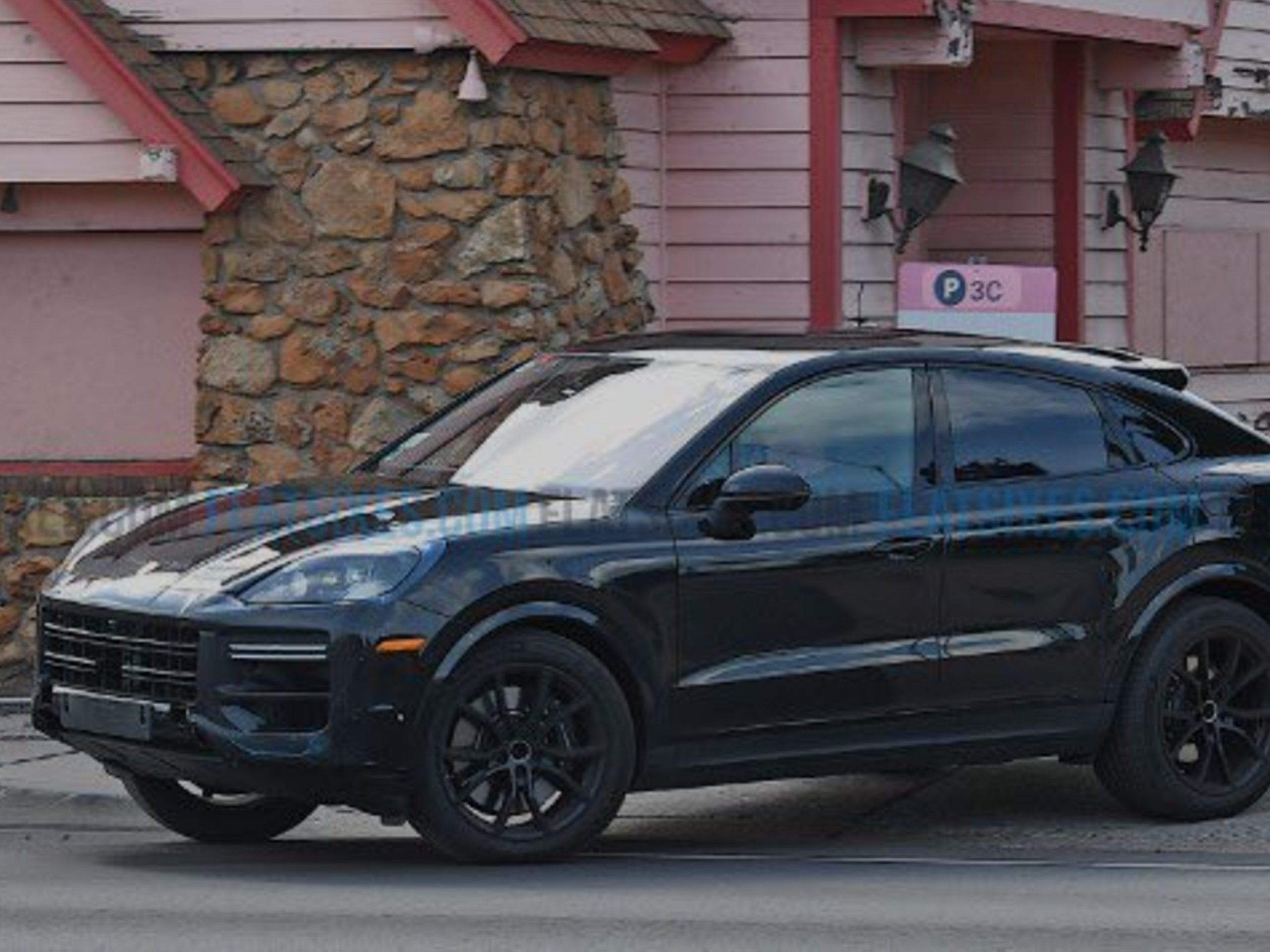 NextImg:Canadian man caught trying to enter U.S. in stolen Porsche Cayenne