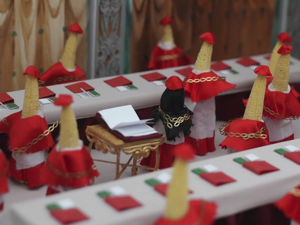 NextImg:Papal 'Cornclave' and squash Trump featured in U.K. veggie sculpture contest