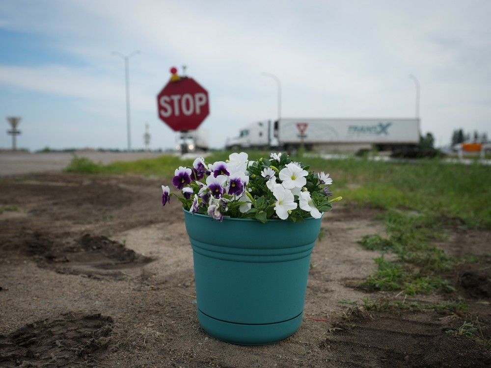 NextImg:Manitoba plan to upgrade intersection where bus crash killed 17 faces opposition