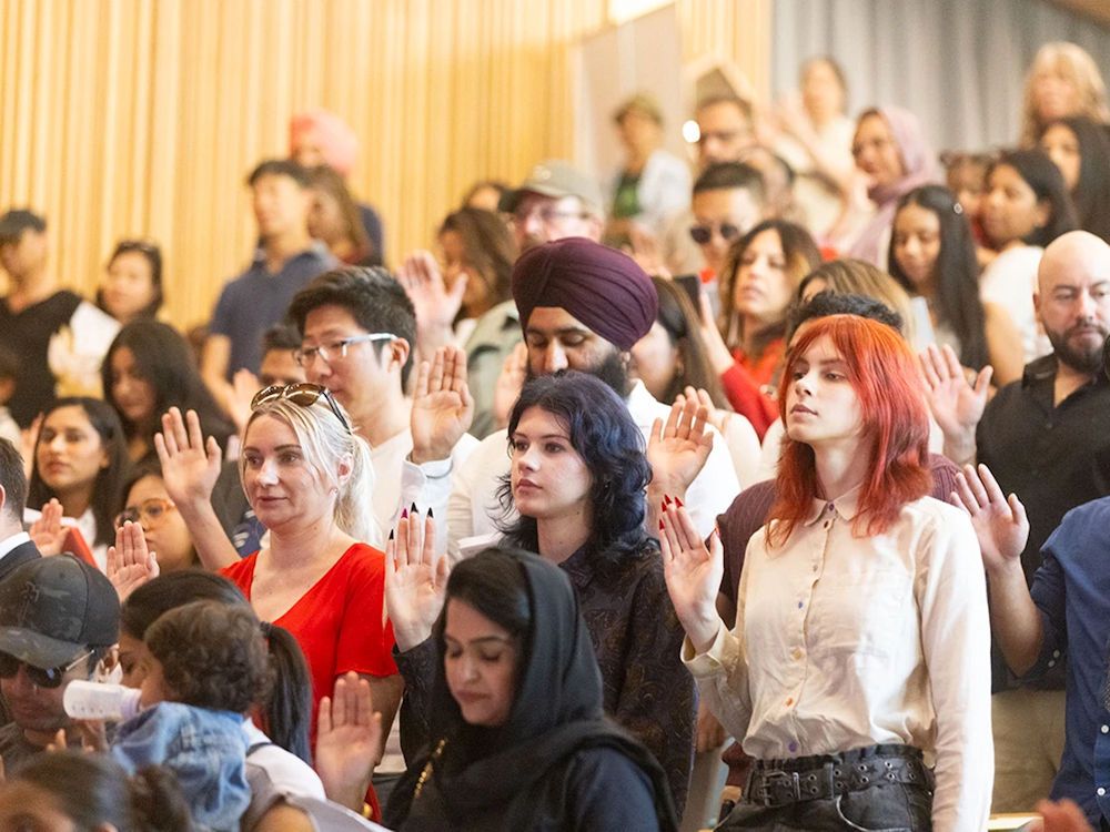  On the issue of whether Canada has too much immigration, a new poll found that immigrants and native-born Canadians are pretty sympatico in their views. Namely, both groups think there’s too many immigrants. According to a new Leger poll conducted for the Association for Canadian Studies, 57 per cent of immigrants think Canada is bringing in too many immigrants, while 60 per cent of non-immigrants say the same.