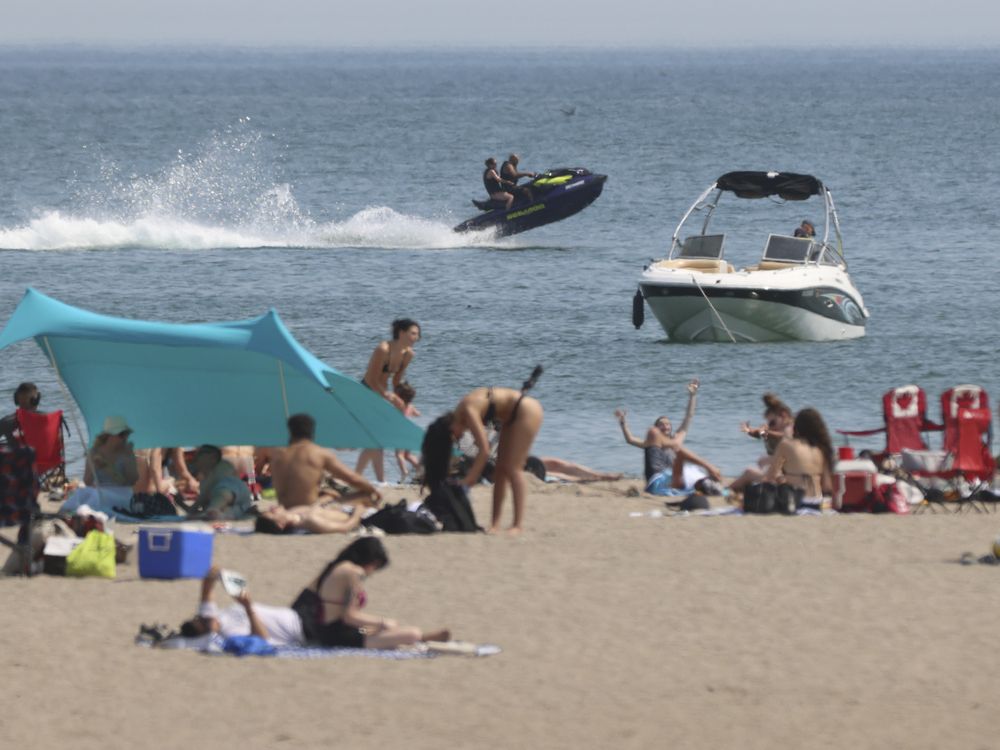 NextImg:As Toronto aims to ban motorized craft at popular beach, some blame 'bad actors'