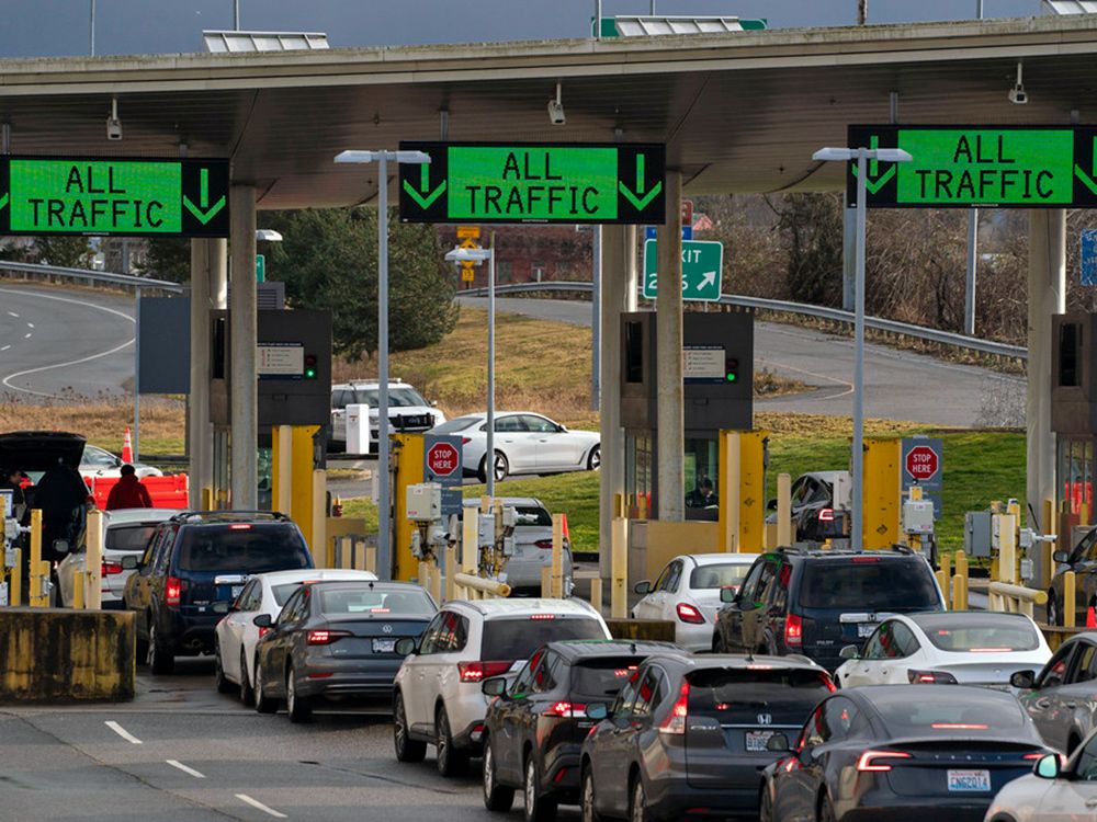 Vehicles enter the United States from Canada at a border crossing in Blaine, Washington. Far more large fentanyl seizures were made at the Mexican border than the Canadian border, the report found.