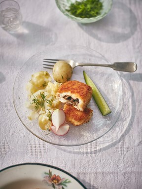 Stuffed chicken rissoles