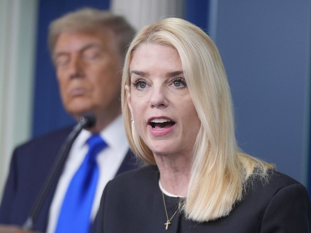 NextImg:Trump scolds Bondi, installs new U.S. attorney in Virginia to target political rivals