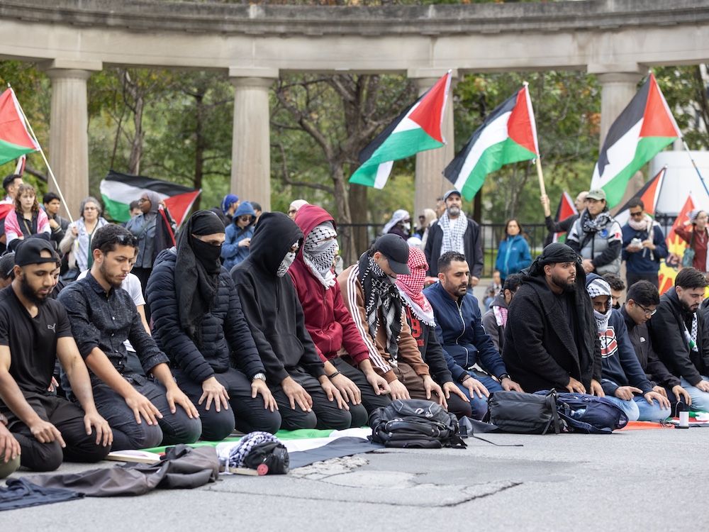 NextImg:Leslie Roberts: Quebec calls street prayer what it is — intimidation