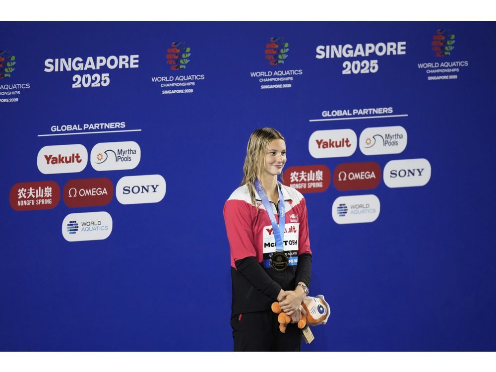 NextImg:'Greatest swimmer of all time': Toronto swimmers cheer on Summer McIntosh after medal haul