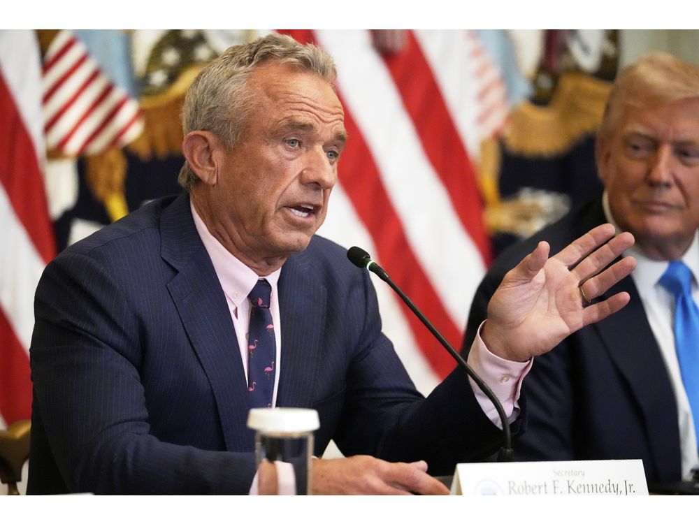 NextImg:Health experts slam RFK Jr.'s 'dangerous decision' to cut US$500M in funding for mRNA vaccine development