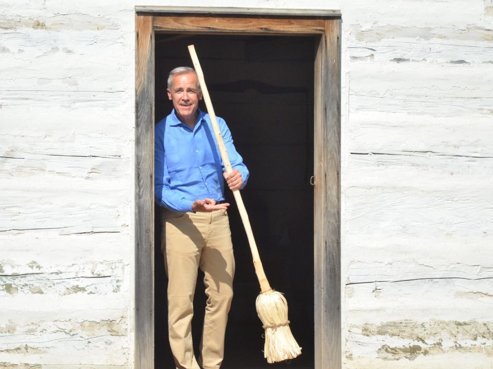 NextImg:Kelly McParland: Carney's agenda stopped dead by industries addicted to Ottawa's largess