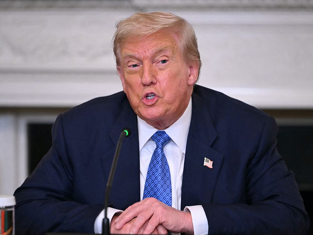 NextImg:Trump says he will meet with Putin to discuss possible Ukraine peace deal next Friday