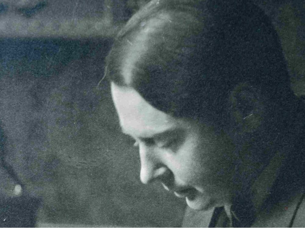 Painting stolen by Nazis from Dutch Jewish arts dealer spotted in Argentine real estate ad