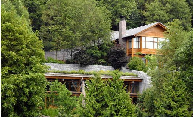 NextImg:The rich are prepping for disaster with luxury bunkers