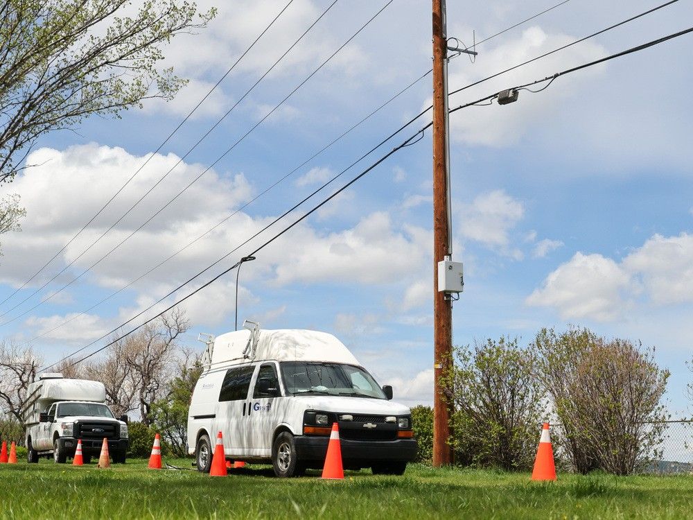 NextImg:Ottawa sides with CRTC to boost competitor access to fibre networks