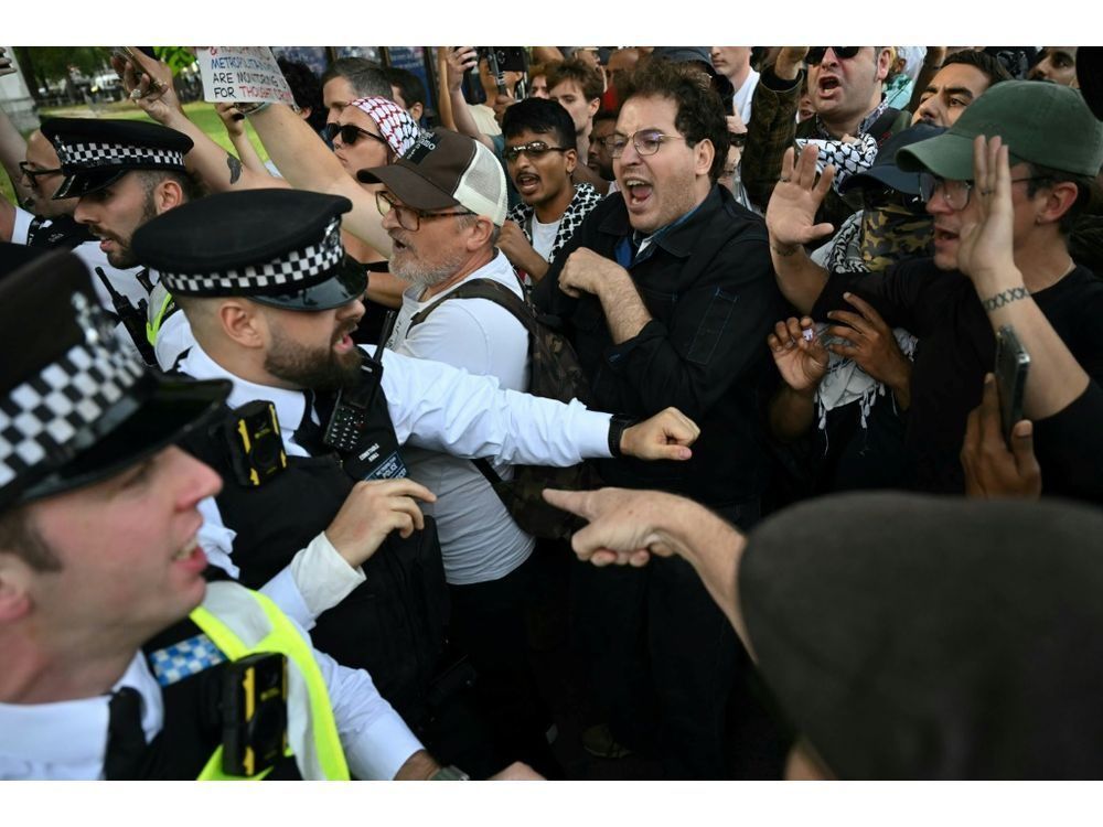 NextImg:Close to 900 hundred arrested at London protest in support of proscribed terrorist group