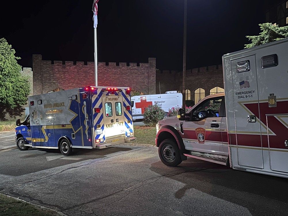 NextImg:Heroic restaurant guest used chair to subdue shooter at New Hampshire country club: police