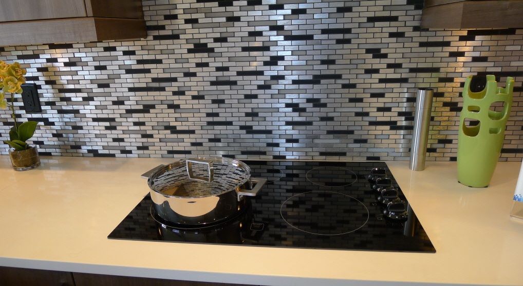 NextImg:4 types of backsplash tiles to avoid