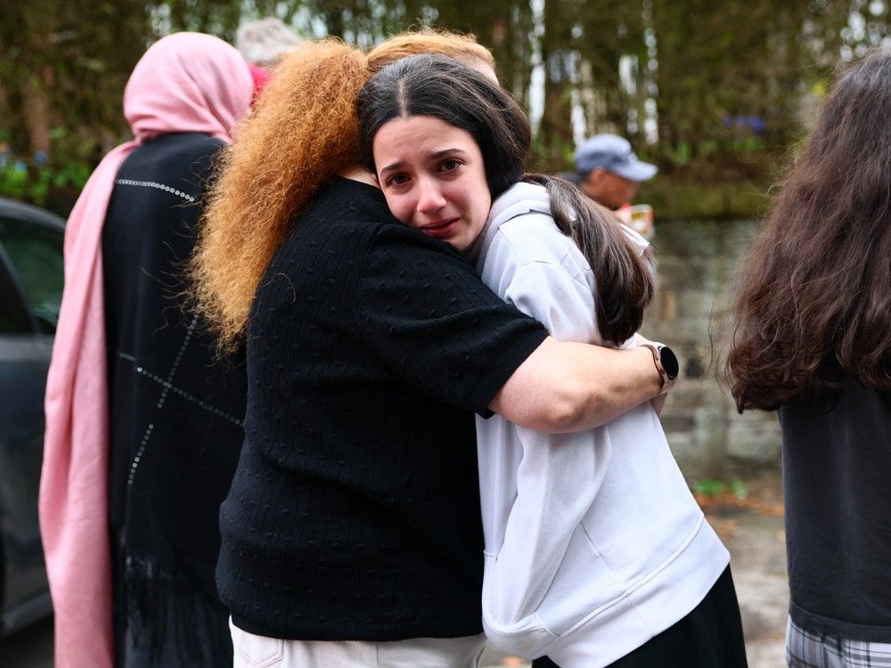 NextImg:Four wounded, suspect shot in U.K. synagogue attack