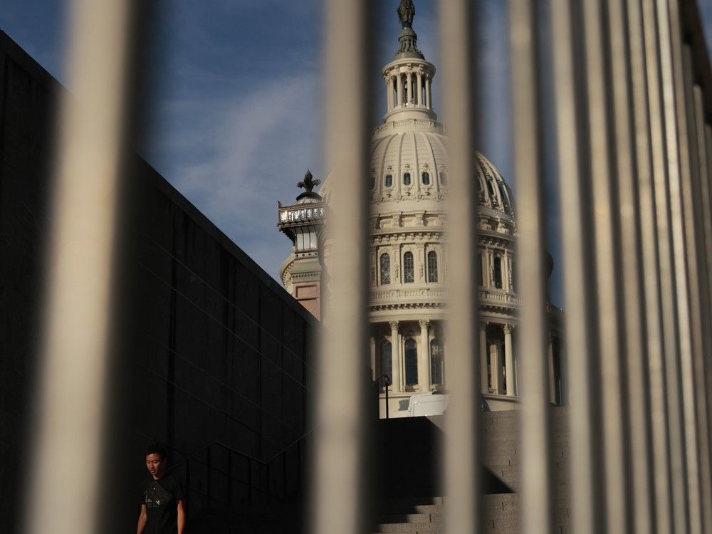 NextImg:U.S. government shutdown: Canadians should expect delays and long wait times at airports, experts warn