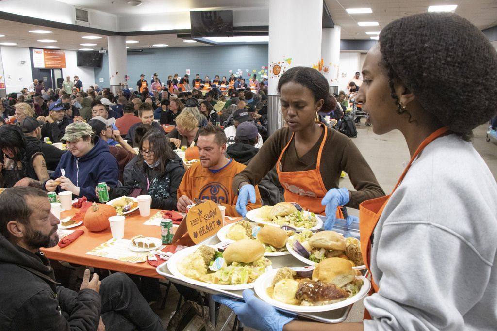 Hope Mission opened its doors for its annual Thanksgiving banquet for Edmonton’s most vulnerable neighbours. More than 800 hungry and hurting guests are expected to join Hope Mission for this special meal at locations across the city. Hope Mission opened its doors for its annual Thanksgiving banquet for Edmonton’s most vulnerable neighbours. More than 800 hungry and hurting guests are expected to join Hope Mission for this special meal at locations across the city.