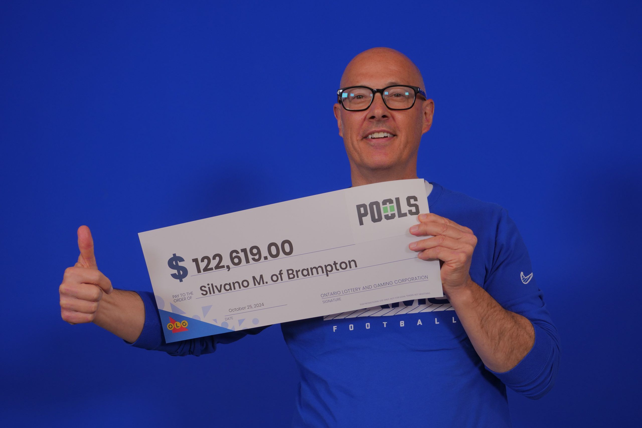 Silvano with his winning cheque