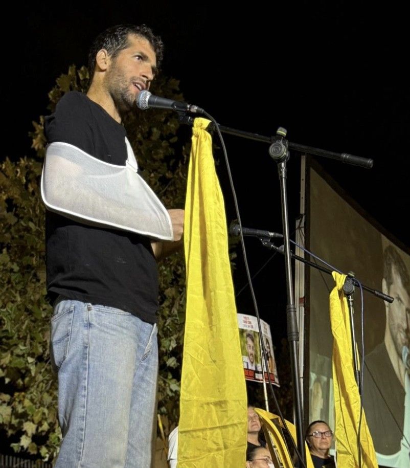  Former hostage Sagui Dekel-Chen speaking at Hostages Square..