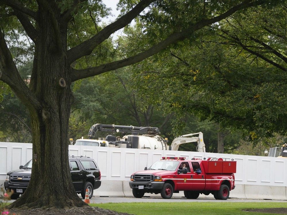 Trump demolishes part of White House for new $250M ballroom | National Post