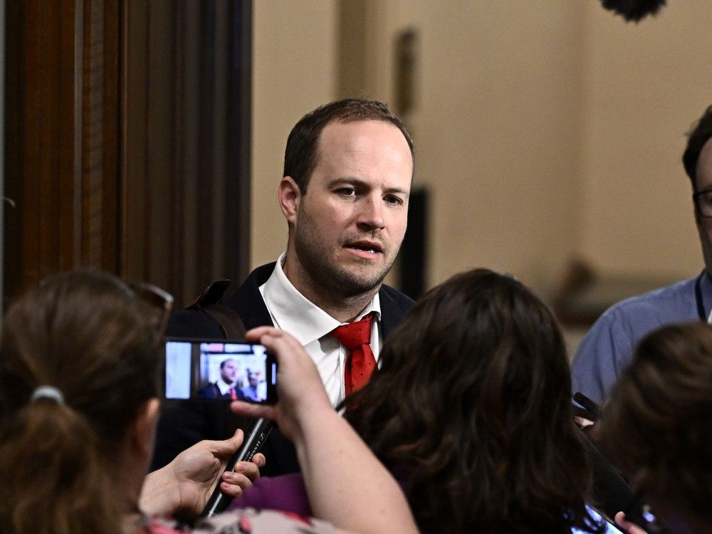 Liberal MPs downplay caucus divisions over energy deal, as energy minister briefs B.C. caucus