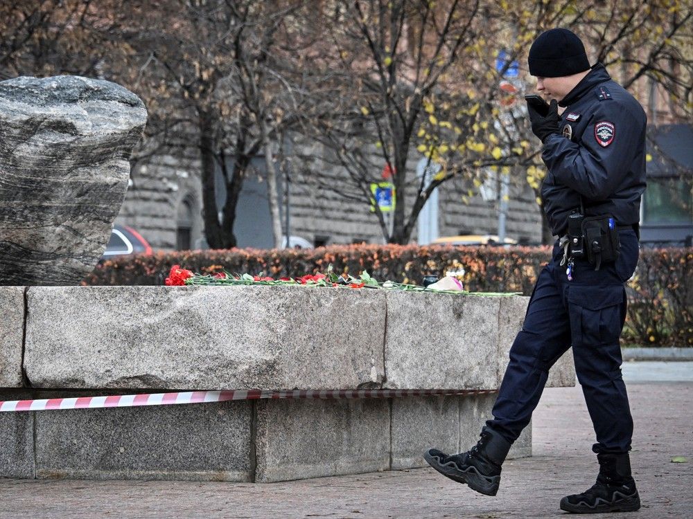 Vladimir Popov says 'that he has now distanced himself from the KGB and its goals'