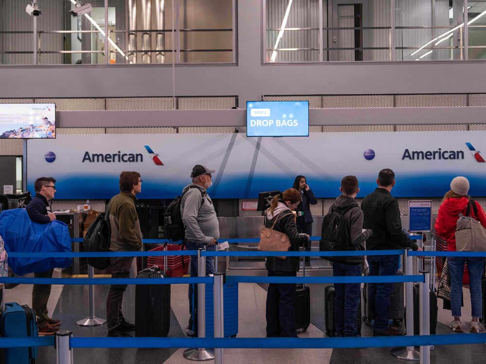U.S. flight woes worsen even as end of shutdown draws near
