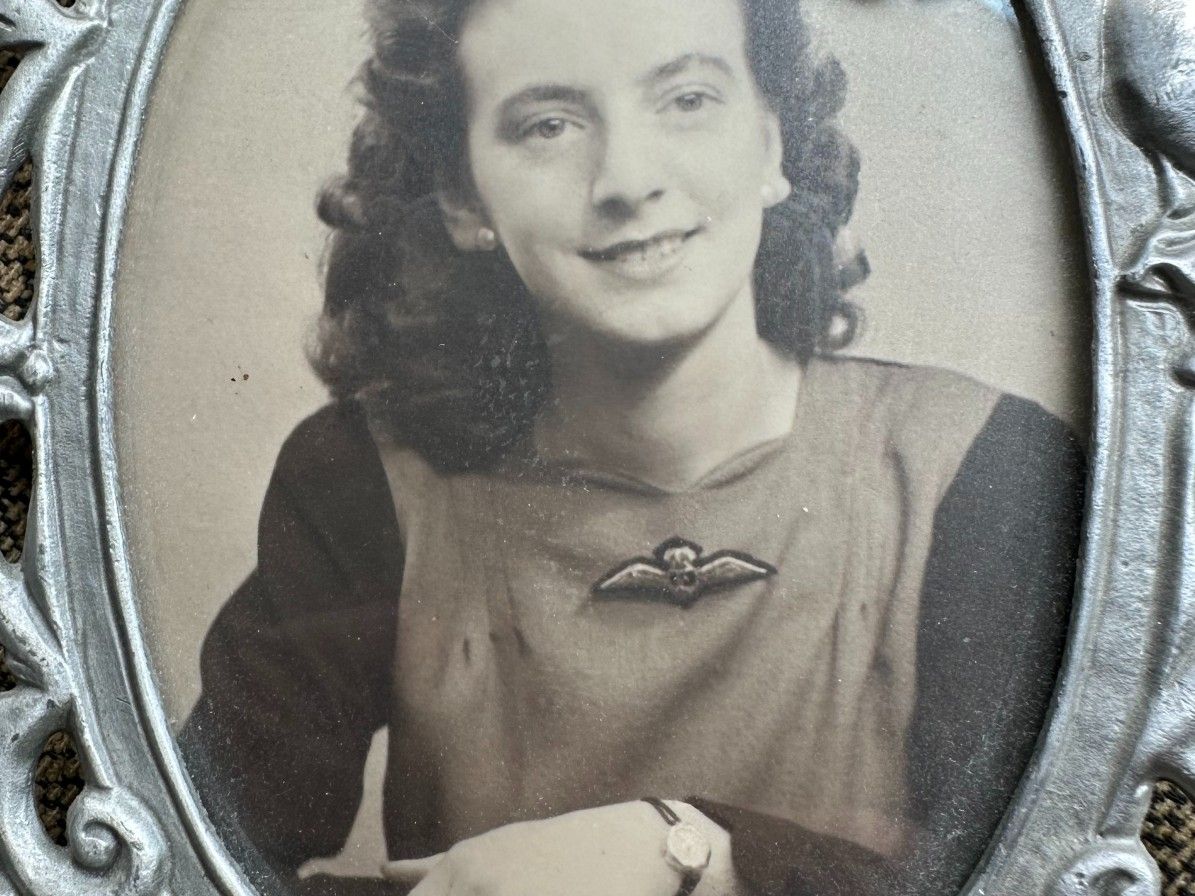 May Mackie, who died in 2024 in Qualicum, B.C., at age 99, wears the silver wings of missing British Second World War pilot Hubert (Hugh) Smith. He was her first fiance. May Mackie, who died in 2024 in Qualicum, B.C., at age 99, wears the silver wings of missing British Second World War pilot Hubert (Hugh) Smith. He was her first fiance.