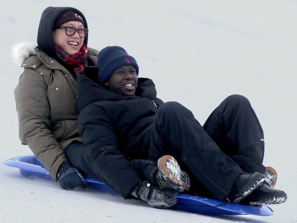 Ottawa man befriends Uber driver and takes him tobogganing for the first time