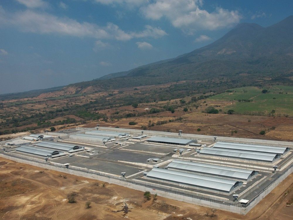  El Salvador’s Centro de Confinamiento del Terrorismo (CECOT) prison.