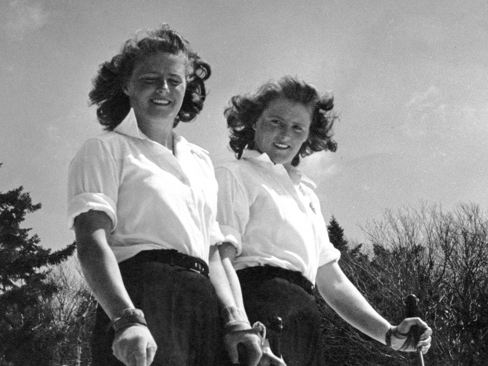  World ski champions Rhona, left, and Rhoda Wurtele.