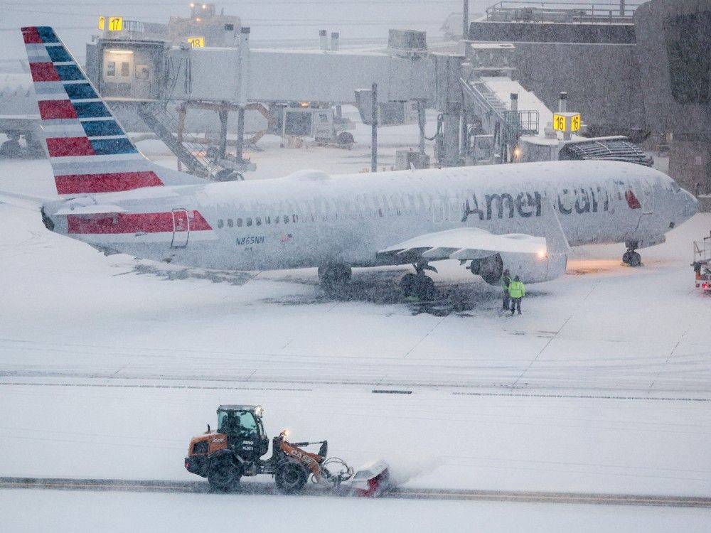 U.S. airlines cancel thousands of flights in worst chaos since COVID