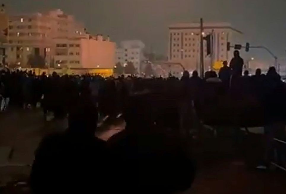 Iran unrest grows, rights groups warn of widespread killings