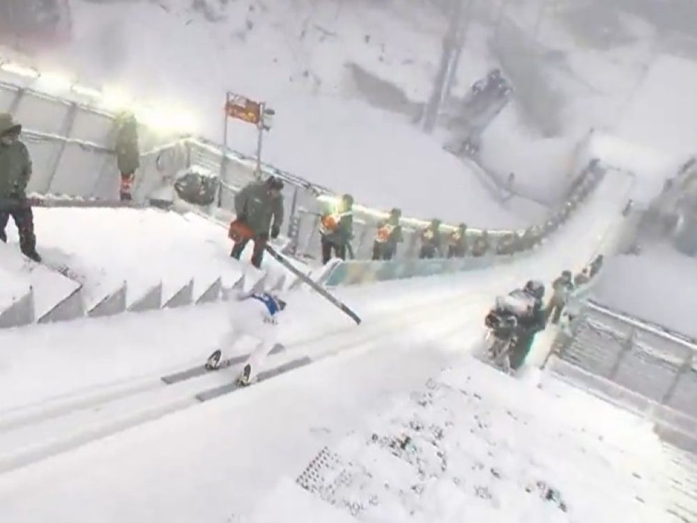 U.S. Olympian avoids disaster after colliding with leaf blower during ski jump