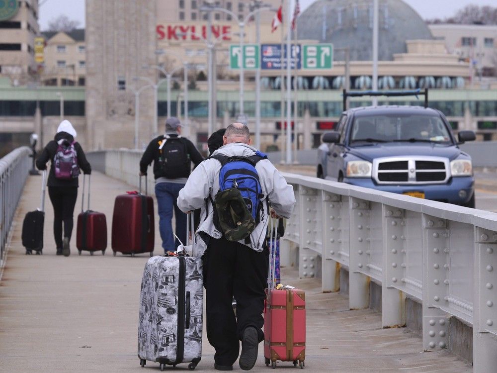 As Canadian visits to the U.S. continue to decline, American visits to Canada fall 7.5%, says Statistics Canada