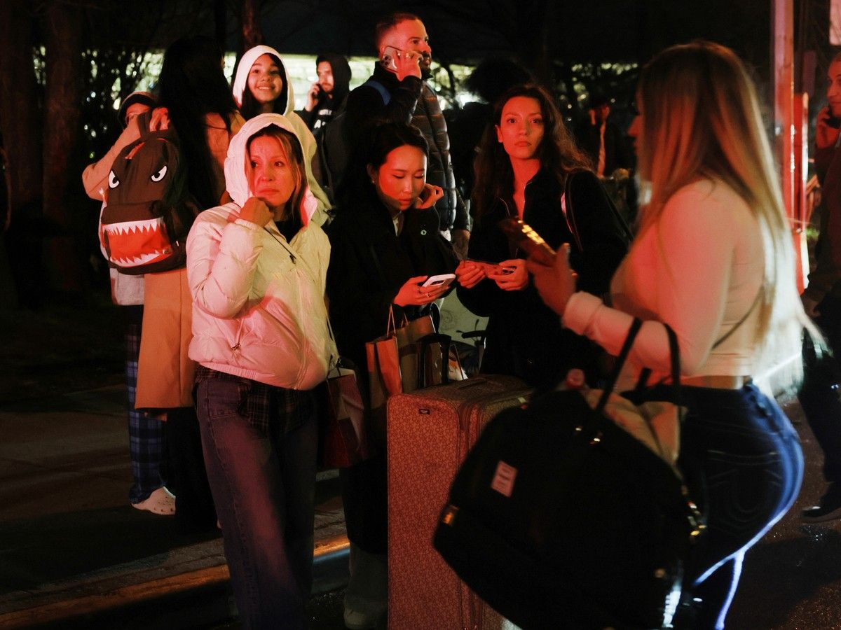 ‘Everybody was flying everywhere’: Passengers describe Air Canada Express plane crash in New York