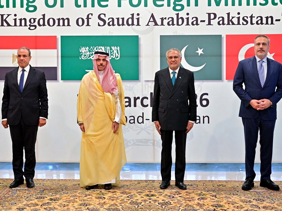 Saudi Arabia, Egypt and Turkey endorse Middle East peace talks, says Pakistan’s deputy PM