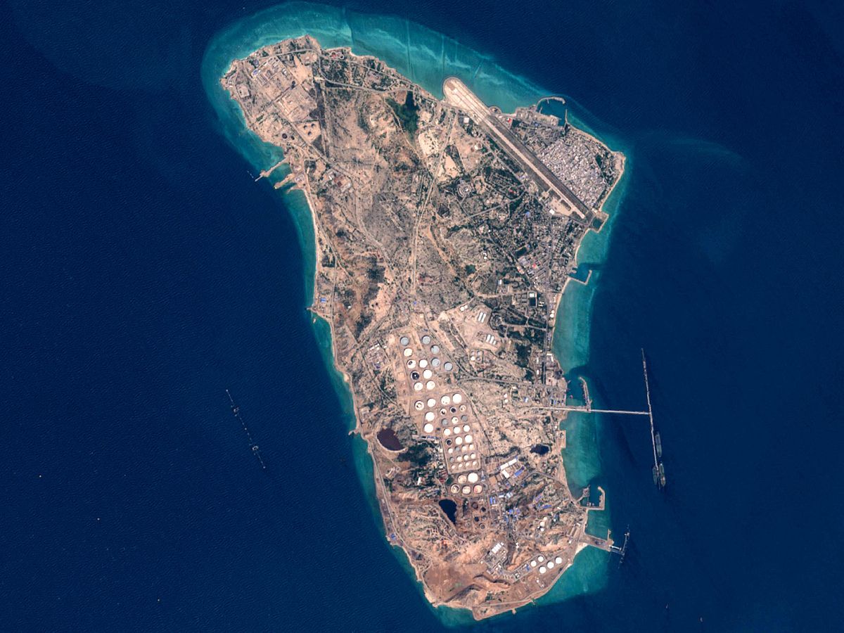 What could Trump achieve by threatening Iran’s Kharg Island?