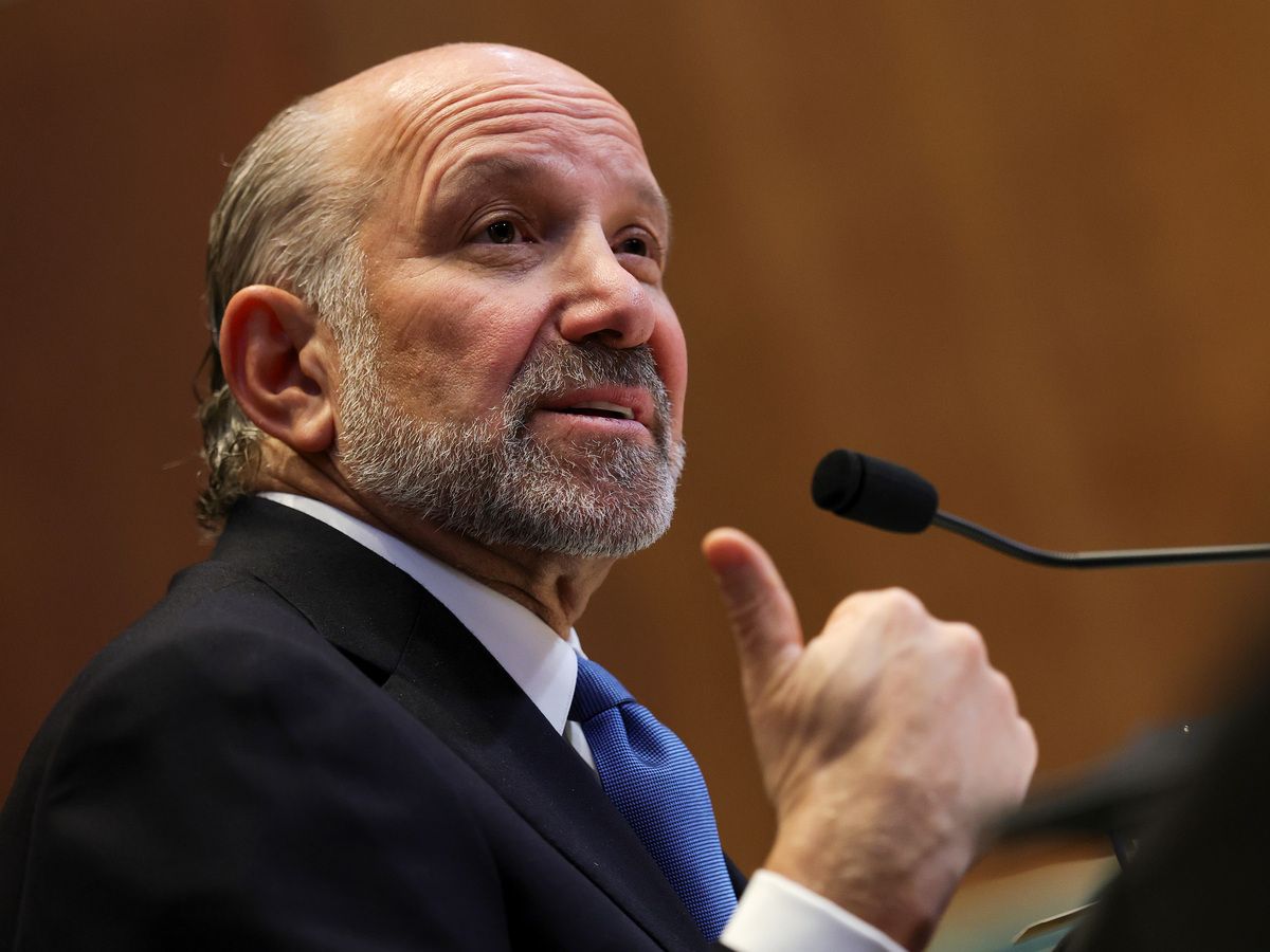 U.S. Commerce Secretary calls Canada’s ban on U.S. alcohol ‘insulting and disrespectful to America’