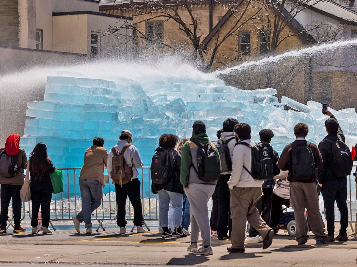 Scott Stinson: Drake’s Toronto ice ‘sculpture’ a grim, confusing lesson in viral publicity