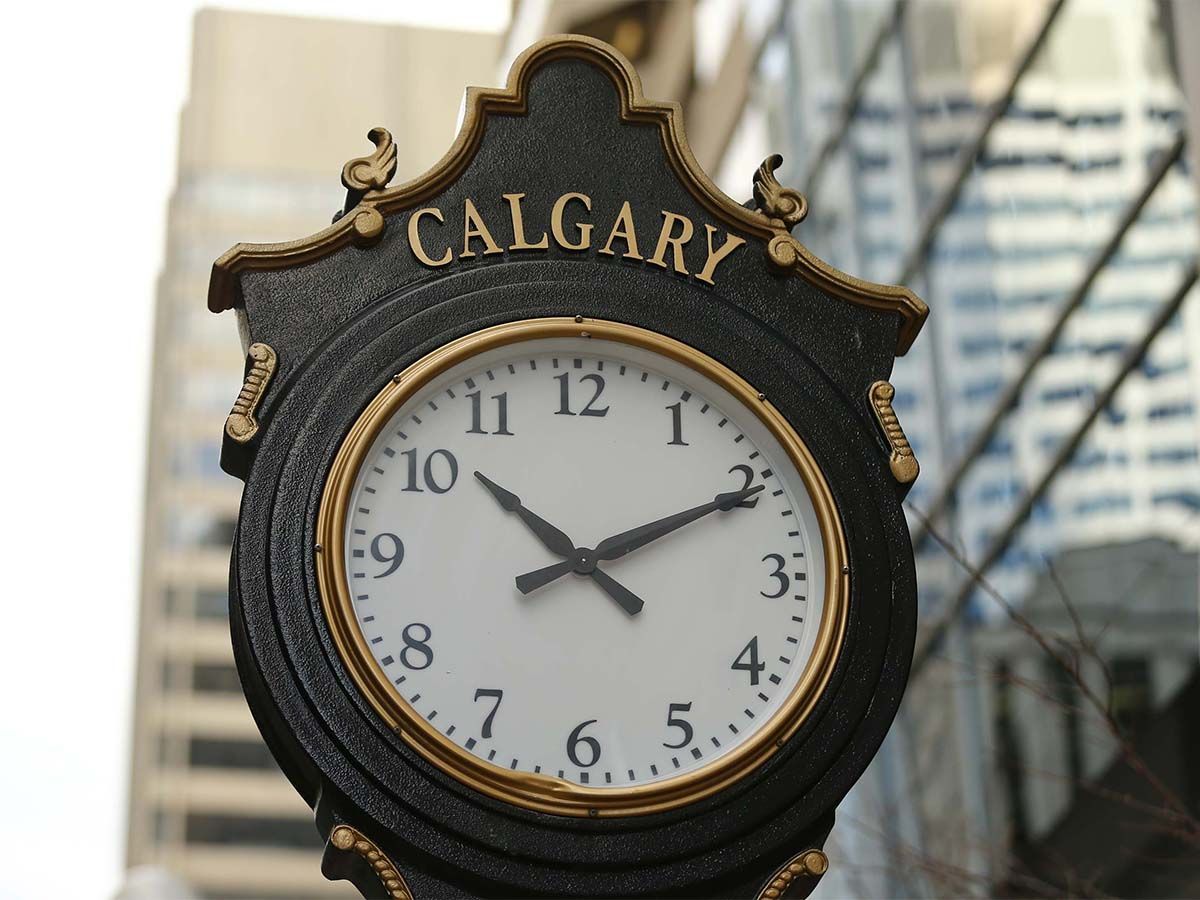 Alberta MLAs will again debate moving to permanent daylight time, Danielle Smith says