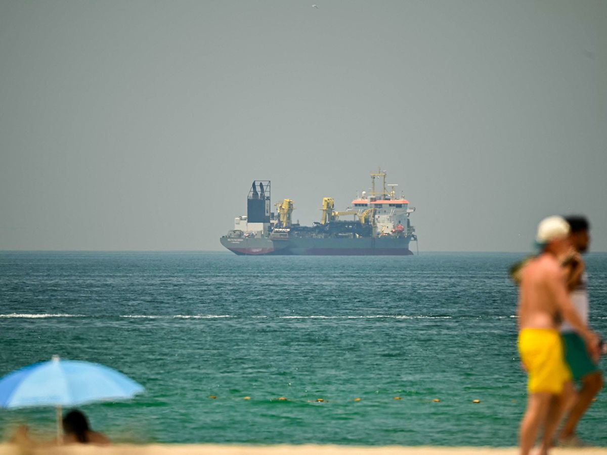 Dual Iran, U.S. blockades have traffic in Strait of Hormuz crippled once again