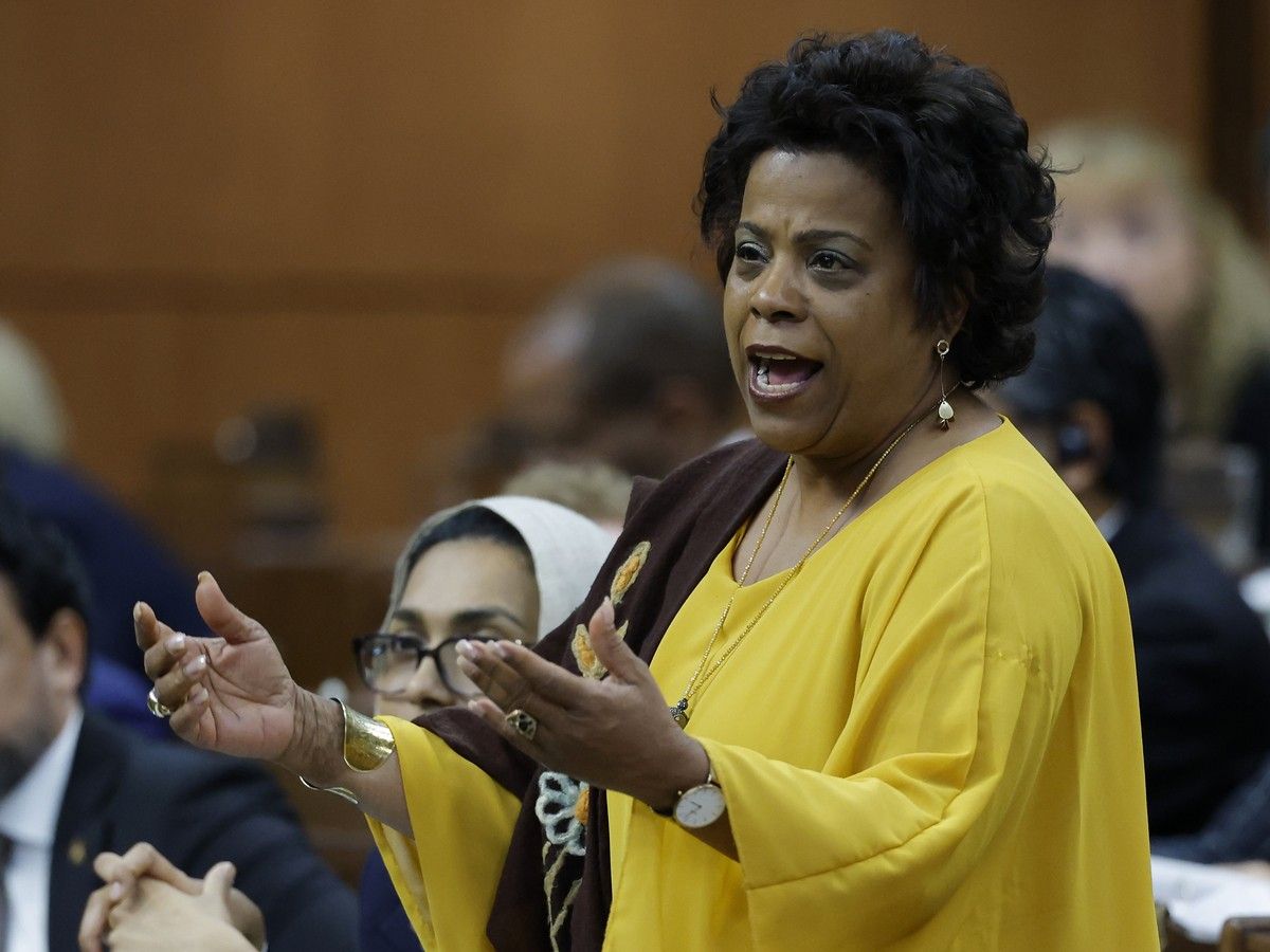 Health minister cautions Alberta over private health care law