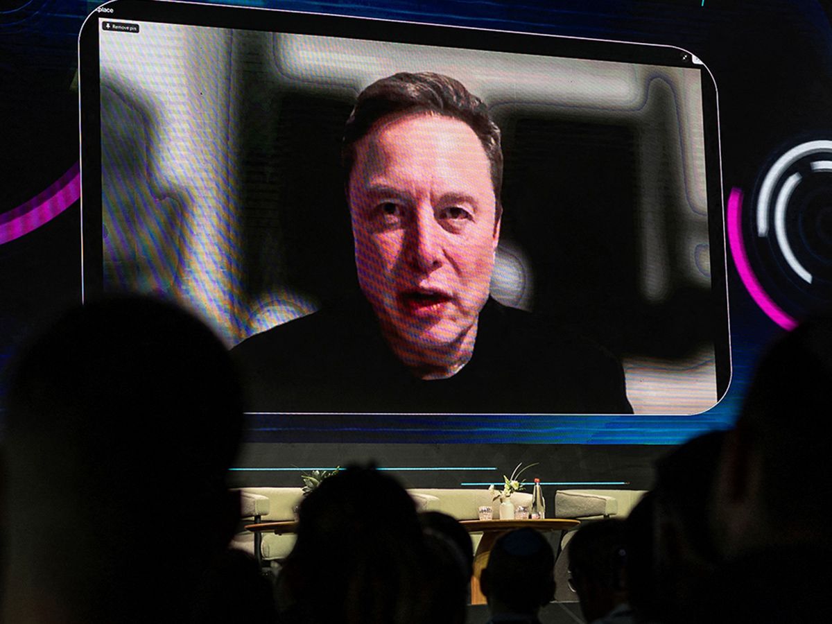SpaceX to reward Elon Musk if he gets one million people living on Mars