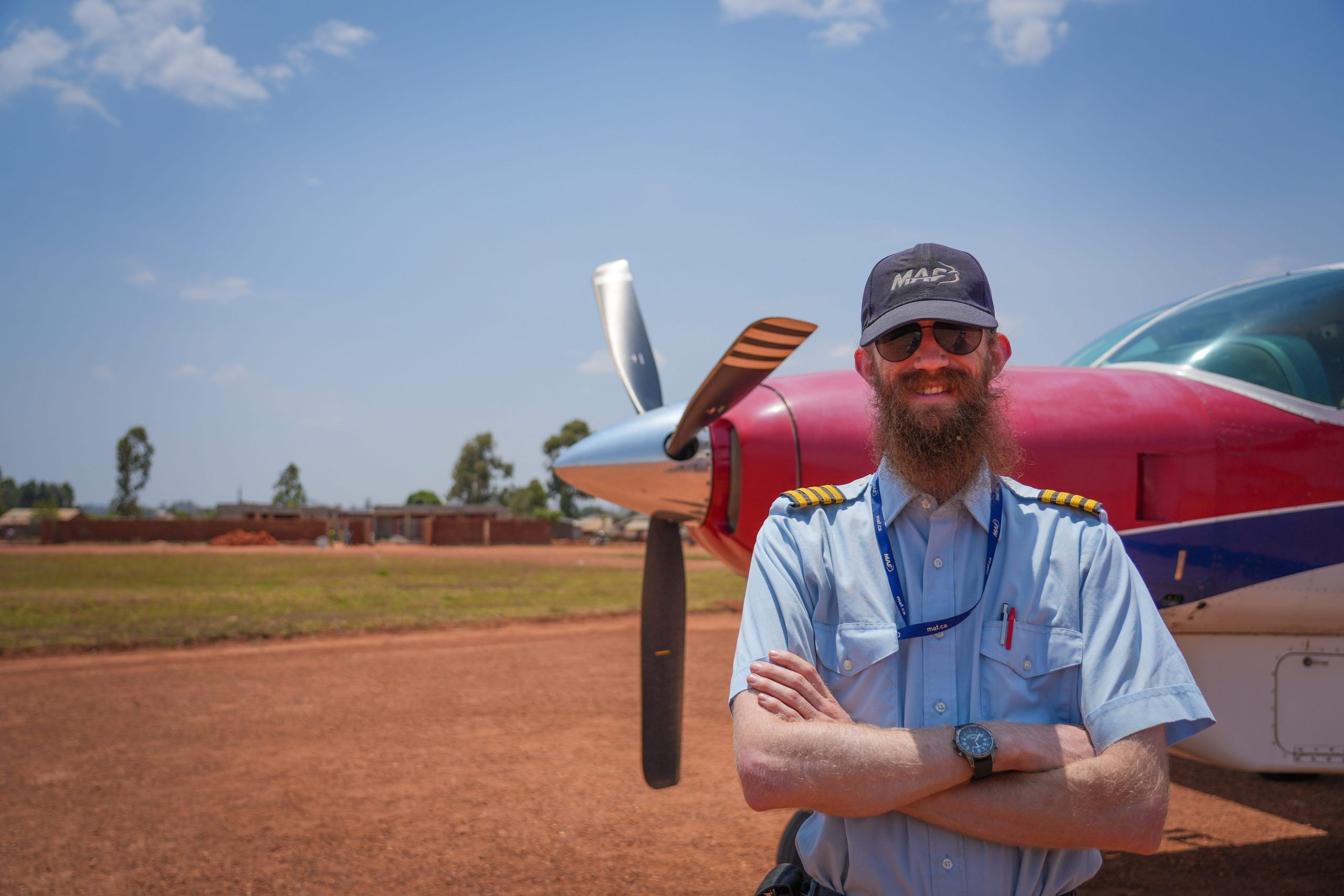 Canadian pilot, 30, evacuates family of American doctor who contracted Ebola virus