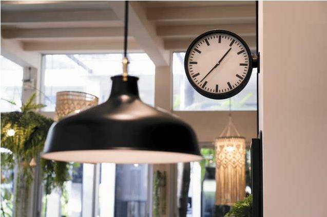 Wall clocks enjoying popularity amid analogue trend