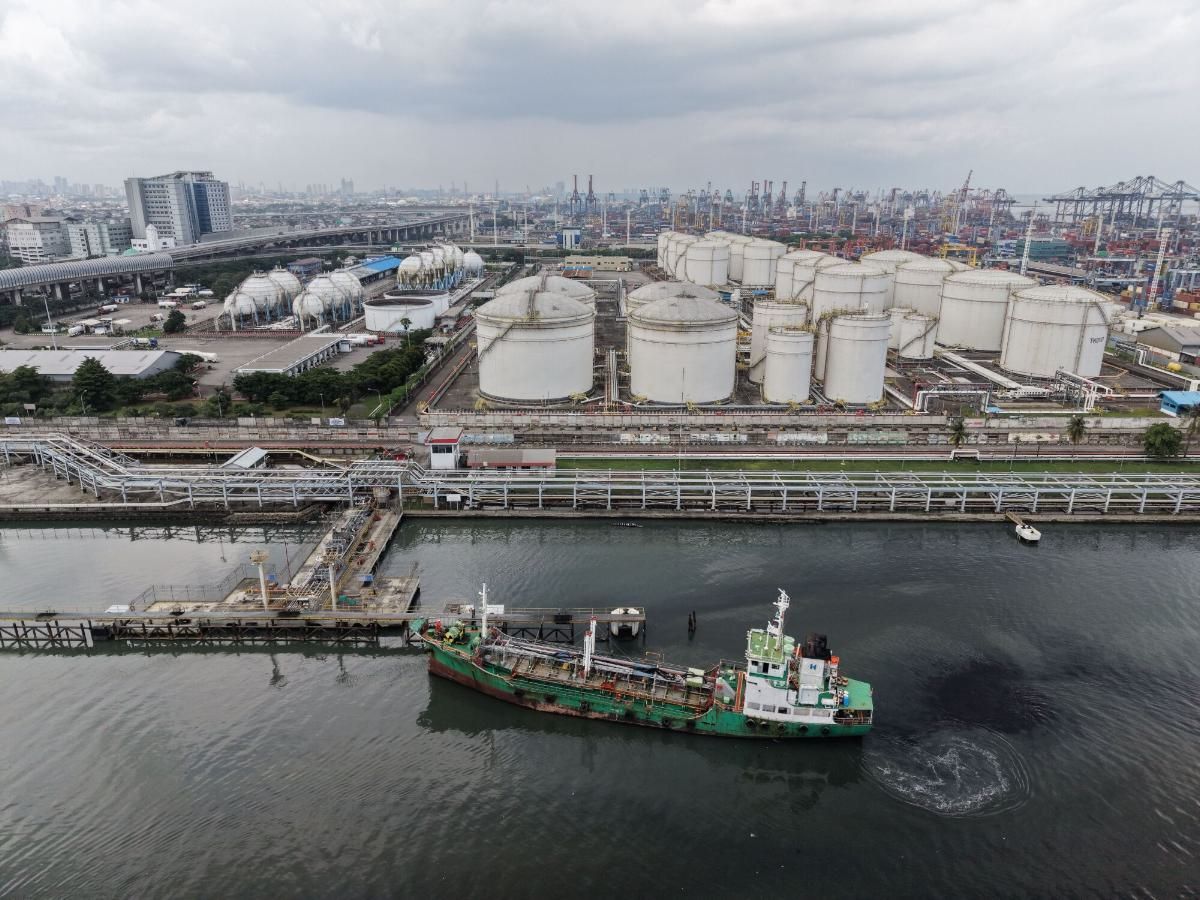 Iran war is draining world’s oil buffer at an unprecedented pace