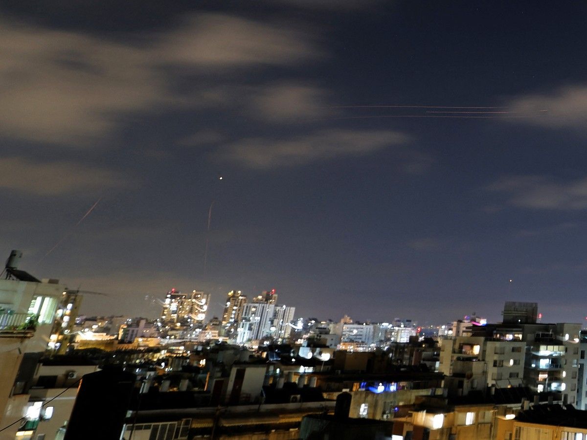 Iran launches missile volley at Israel as ceasefire teeters 