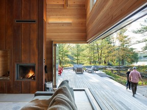 This BLDG Workshop project on Six Mile Lake was designed around the idea of communing indoors and out.